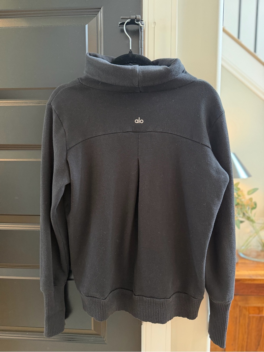 ALO pullover - Picture 2 of 2